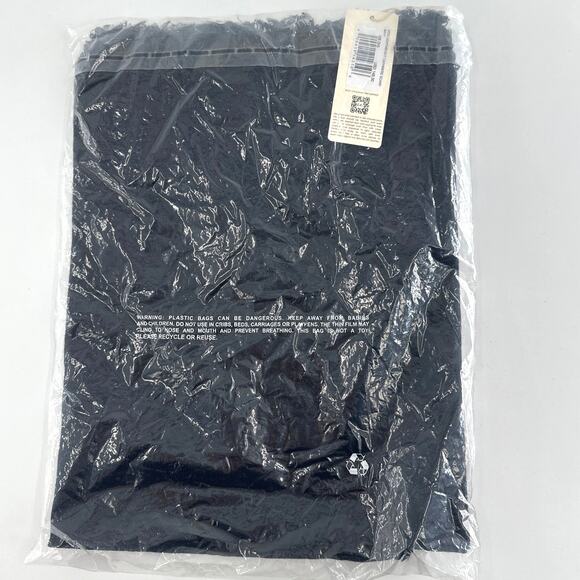 Unsubscribed Women's Navy Lightweight Cashmere Scarf One Size - Picture 3 of 8